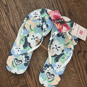 Roxy Women's Floral Sandals - Blue, White, and Green